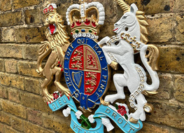 UK coat of arms -aluminium